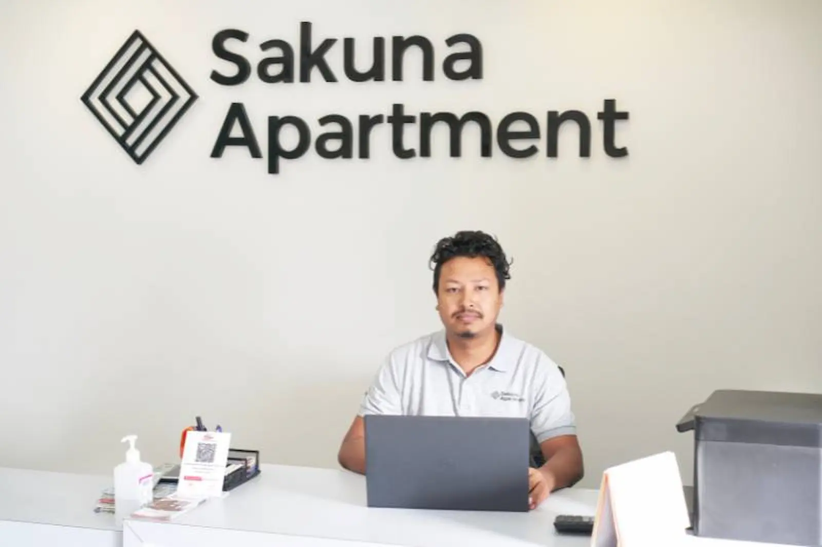 Sakuna Apartment reception team member